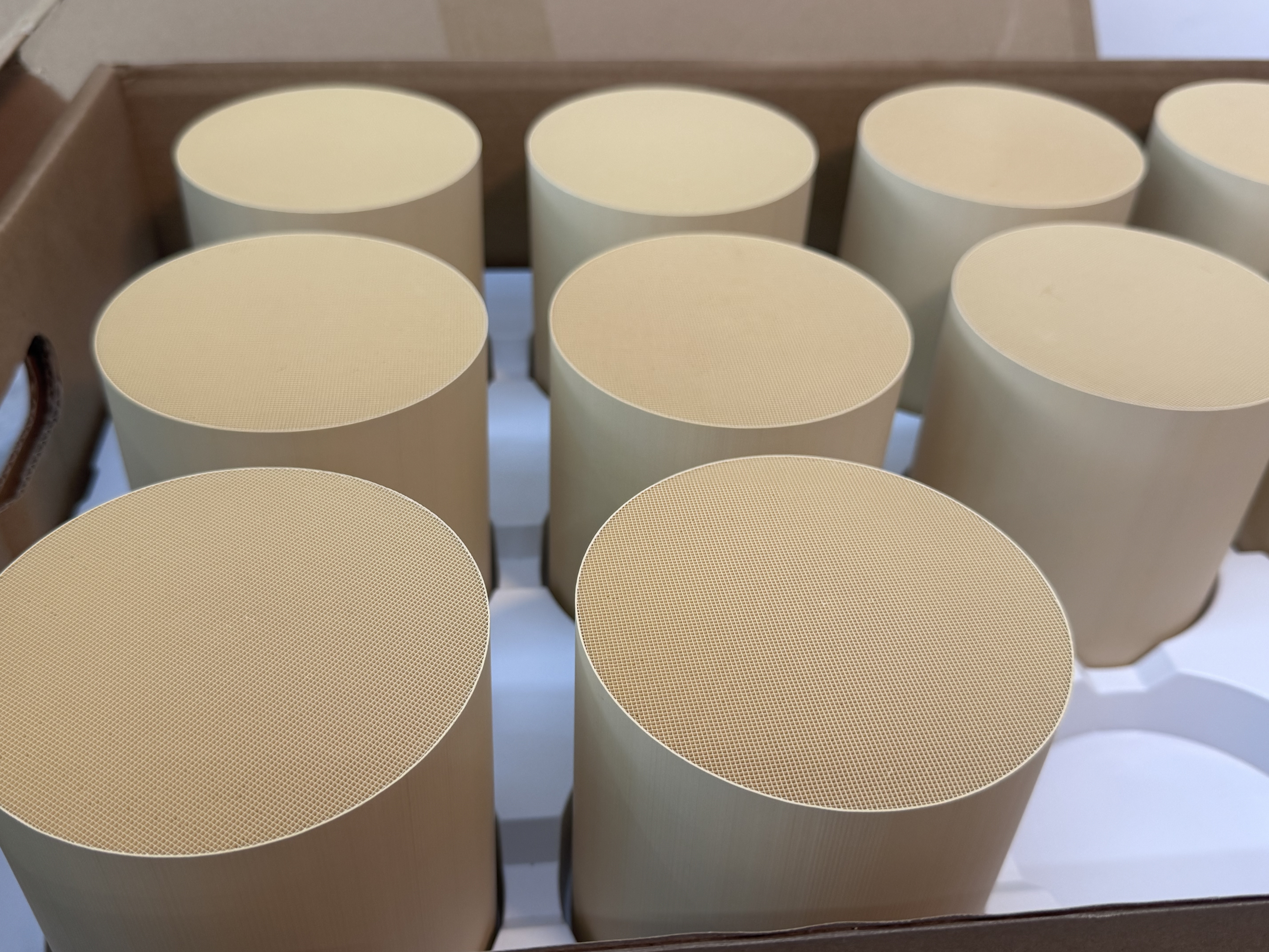 آخرین وبلاگ های شرکت در مورد تصفية عوادم الدراجات النارية: تحليل متانة المحولات الحفازة المدمجة ذات الثلاثة اتجاهات المصممة لمحركات ذات إزاحات مختلفة