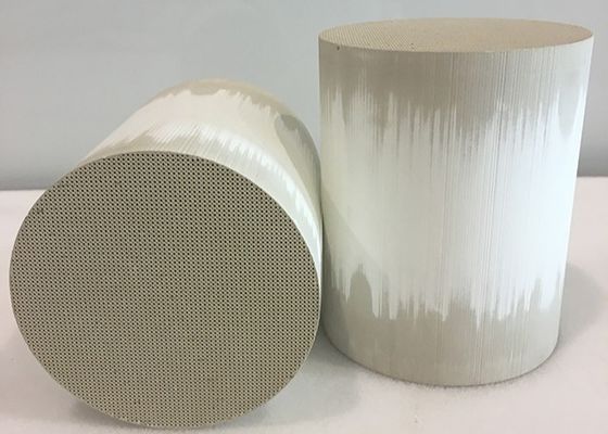 خرید High Catalyst Loading Three Way Catalytic Converter for IX35 Car Model with 300-800°C Temperature Range تولید آنلاین