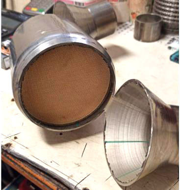 خرید مبدل کاتالیستی سه طرفه 300 CPI | سیستم تصفیه اگزوز خودرو | مطابق با استانداردهای یورو 6 تولید آنلاین