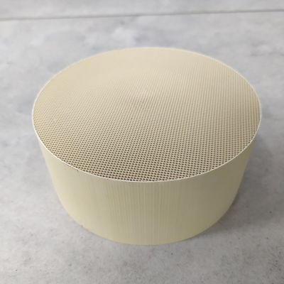 خرید Porous Ceramic Platinum Monolith Catalyst For Diesel Engines Euro 5 V تولید آنلاین